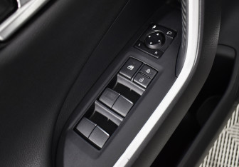 Подержанный автомобиль Toyota RAV4 2019 года (18 фото)