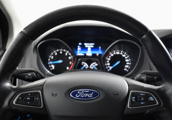 Подержанный автомобиль Ford Focus Hatchback 2017 года (17 фото)