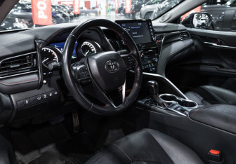 Подержанный автомобиль Toyota Camry Sedan 2021 года (16 фото)