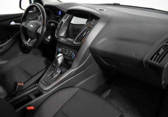 Подержанный автомобиль Ford Focus Sedan 2017 года (11 фото)