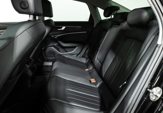 Подержанный автомобиль Audi A6 Sedan 2020 года (10 фото)