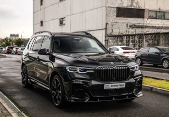 Подержанный автомобиль BMW X7 2020 года (5 фото)