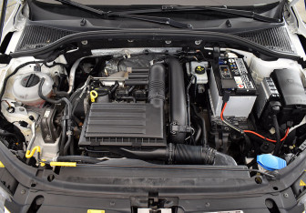 Подержанный автомобиль Skoda Octavia Liftback 2014 года (8 фото)