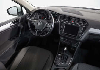 Подержанный автомобиль Volkswagen Tiguan 2017 года (8 фото)
