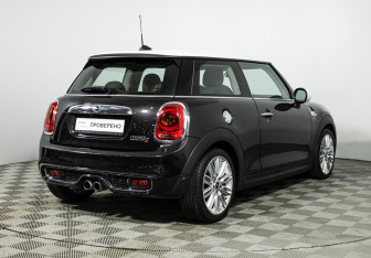 Подержанный автомобиль MINI Hatch 2015 года (5 фото)
