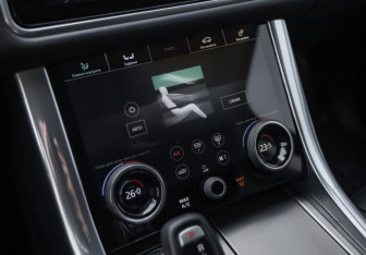 Подержанный автомобиль Land Rover Range Rover Sport 2018 года (22 фото)