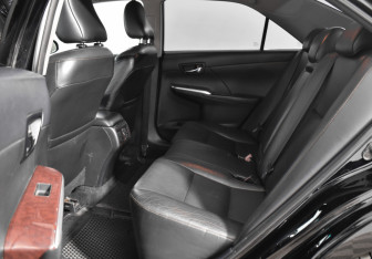 Подержанный автомобиль Toyota Camry Sedan 2013 года (12 фото)