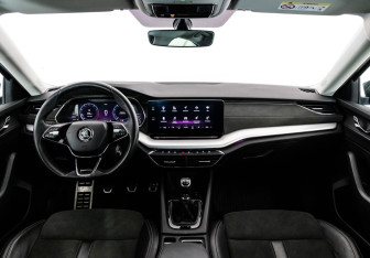 Подержанный автомобиль Skoda Octavia Liftback 2021 года (11 фото)