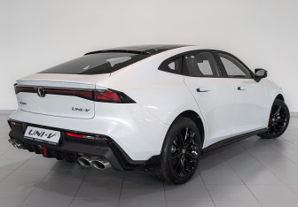 Новый Changan UNI-V 2024 (2 фото)