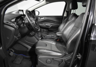 Подержанный автомобиль Ford Kuga 2013 года (10 фото)