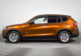 Подержанный автомобиль BMW X3 2016 года (8 фото)