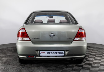 Подержанный автомобиль Nissan Almera Classic 2010 года (6 фото)