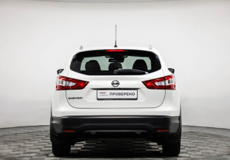 Подержанный автомобиль Nissan Qashqai 2014 года (6 фото)