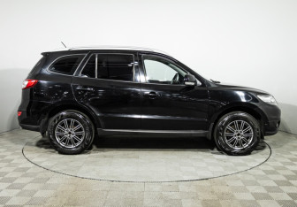 Подержанный автомобиль Hyundai Santa Fe 2011 года (4 фото)
