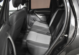 Подержанный автомобиль Renault Duster 2014 года (11 фото)