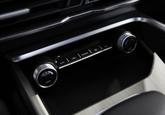 Подержанный автомобиль Geely Coolray 2023 года (16 фото)