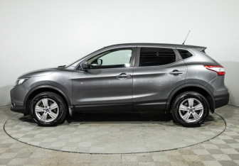 Подержанный автомобиль Nissan Qashqai 2016 года (8 фото)