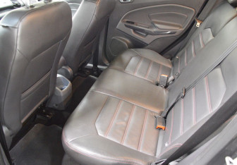 Подержанный автомобиль Ford EcoSport 2015 года (11 фото)