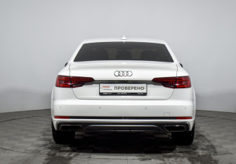 Подержанный автомобиль Audi A4 Sedan 2019 года (6 фото)