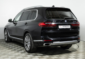 Подержанный автомобиль BMW X7 2020 года (7 фото)