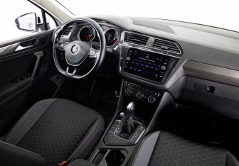 Подержанный автомобиль Volkswagen Tiguan 2018 года (14 фото)