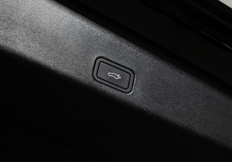 Подержанный автомобиль Geely Monjaro 2024 года (15 фото)