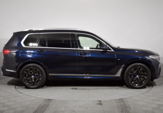 Подержанный автомобиль BMW X7 2021 года (4 фото)