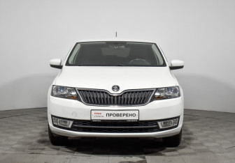 Подержанный автомобиль Skoda Rapid Liftback 2015 года (2 фото)