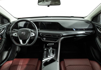 Подержанный автомобиль Changan Eado Plus 2023 года (13 фото)