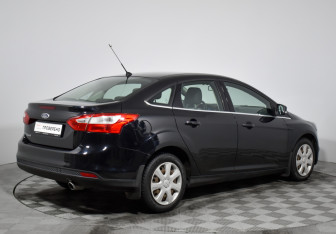 Подержанный автомобиль Ford Focus Sedan 2014 года (5 фото)