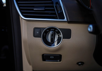 Подержанный автомобиль Mercedes-Benz GLE 2017 года (22 фото)