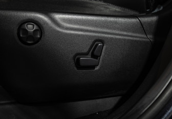 Подержанный автомобиль Jeep Grand Cherokee 2013 года (23 фото)