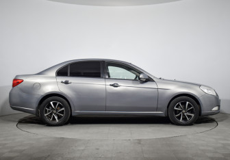 Подержанный автомобиль Chevrolet Epica 2010 года (4 фото)