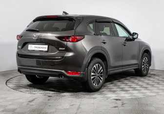 Подержанный автомобиль Mazda CX-5 2018 года (5 фото)