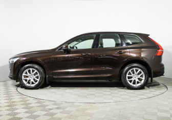 Подержанный автомобиль Volvo XC60 2018 года (8 фото)