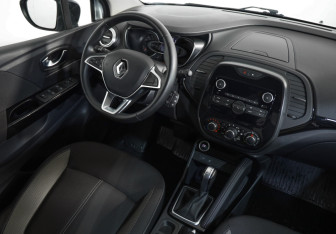 Подержанный автомобиль Renault Kaptur 2021 года (9 фото)