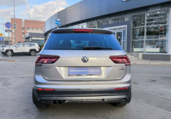 Подержанный автомобиль Volkswagen Tiguan 2017 года (5 фото)