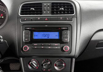 Подержанный автомобиль Volkswagen Polo Sedan 2011 года (17 фото)