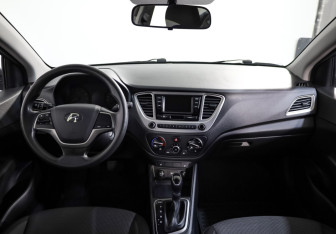 Подержанный автомобиль Hyundai Solaris Sedan 2019 года (10 фото)