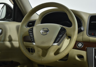 Подержанный автомобиль Nissan Teana 2011 года (14 фото)
