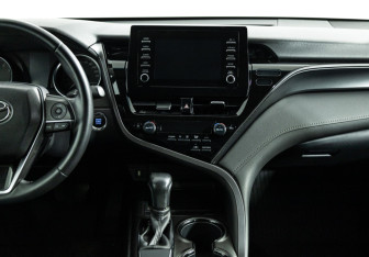 Подержанный автомобиль Toyota Camry Sedan 2022 года (14 фото)