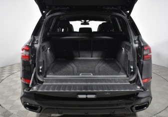 Подержанный автомобиль BMW X5 2019 года (22 фото)