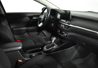 Подержанный автомобиль Kia Cerato Sedan 2019 года (12 фото)