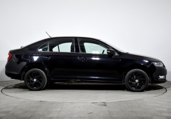 Подержанный автомобиль Skoda Rapid Liftback 2017 года (4 фото)