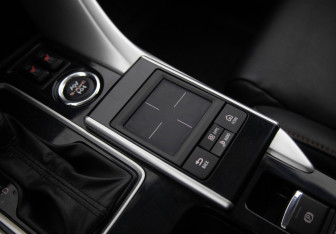 Подержанный автомобиль Mitsubishi Eclipse Cross 2019 года (16 фото)