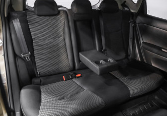 Подержанный автомобиль Nissan Tiida Hatchback 2015 года (20 фото)