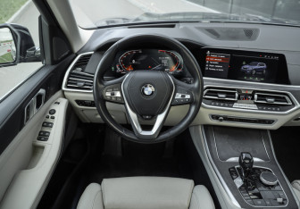 Подержанный автомобиль BMW X5 2020 года (15 фото)