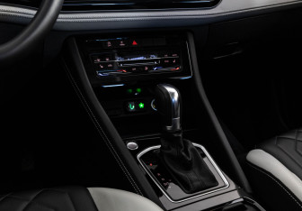 Подержанный автомобиль Jetta VS7 2024 года (12 фото)