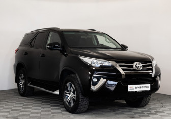 Подержанный автомобиль Toyota Fortuner 2018 года (3 фото)