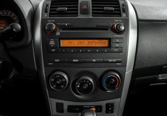 Подержанный автомобиль Toyota Corolla Sedan 2012 года (17 фото)